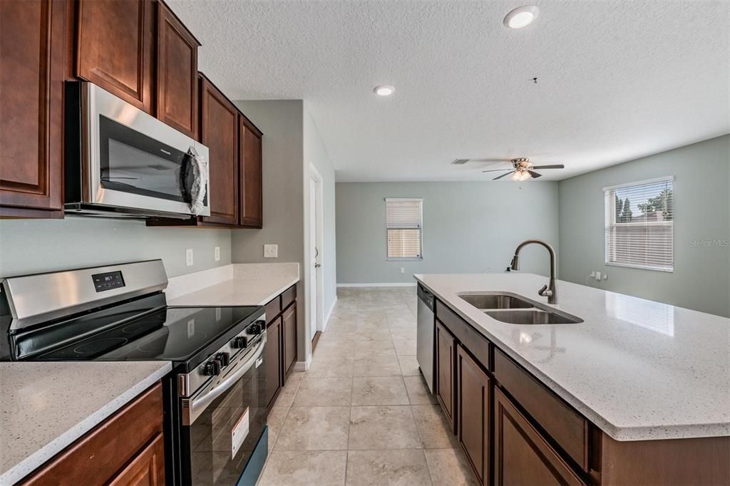 For Sale: $315,000 (4 beds, 2 baths, 1875 Square Feet)