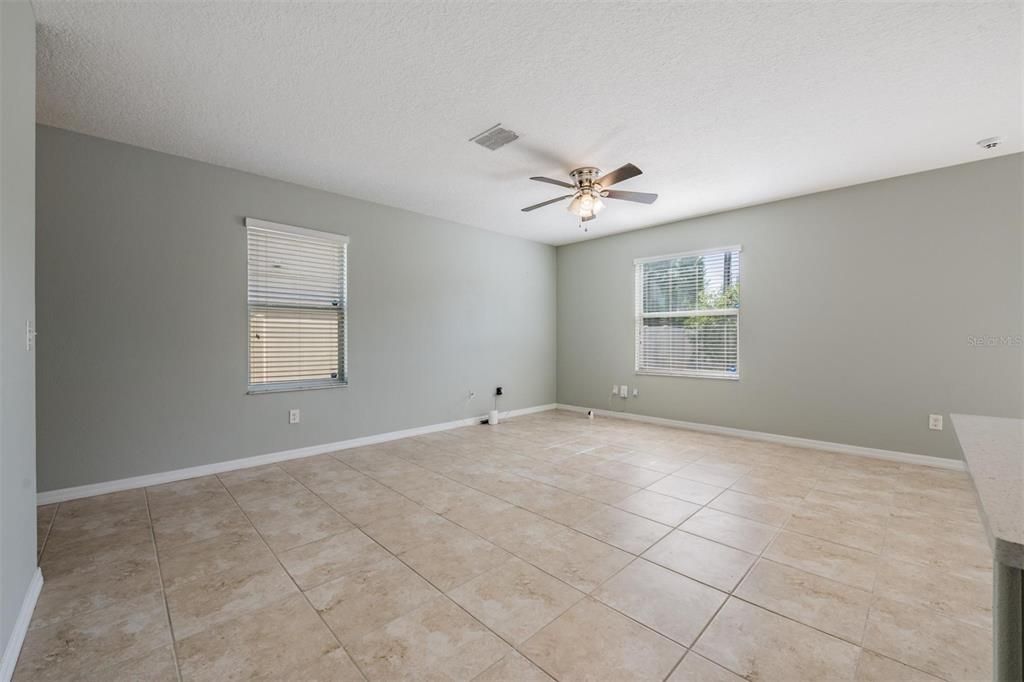 For Sale: $315,000 (4 beds, 2 baths, 1875 Square Feet)