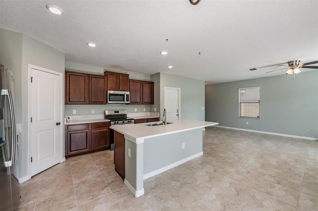 For Sale: $315,000 (4 beds, 2 baths, 1875 Square Feet)