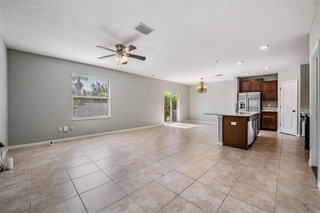 For Sale: $315,000 (4 beds, 2 baths, 1875 Square Feet)