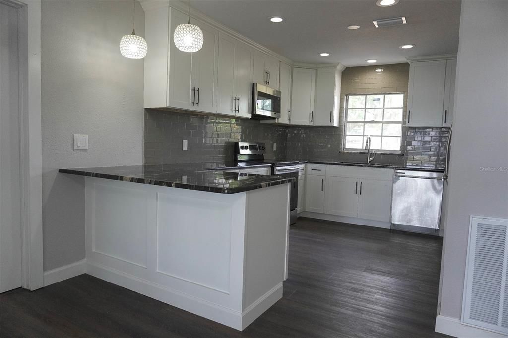 Active With Contract: $389,000 (3 beds, 2 baths, 2032 Square Feet)