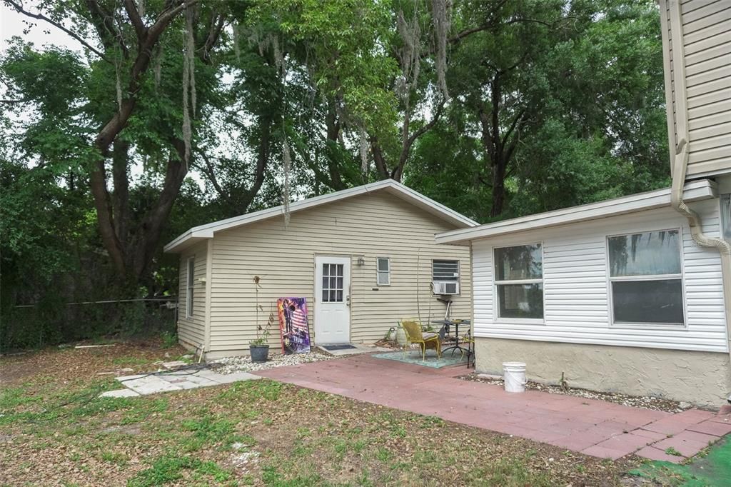 Active With Contract: $389,000 (3 beds, 2 baths, 2032 Square Feet)