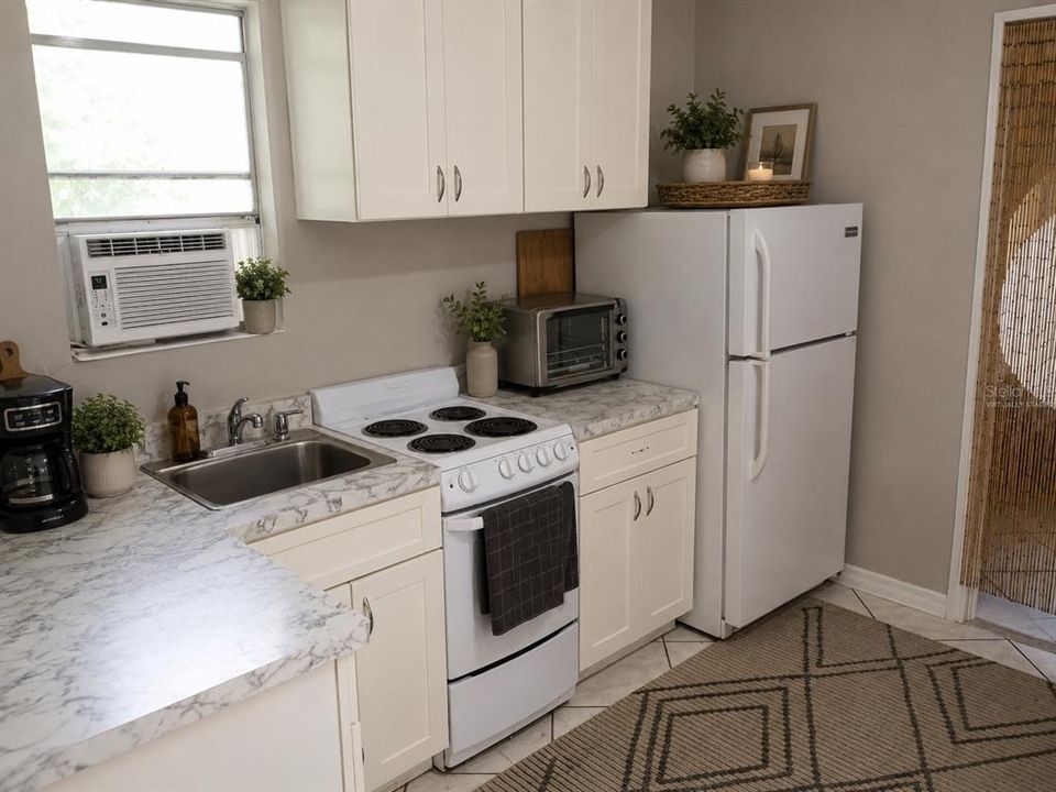 Active With Contract: $389,000 (3 beds, 2 baths, 2032 Square Feet)
