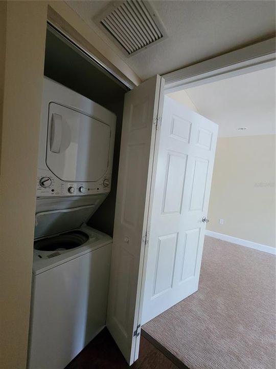 Active With Contract: $2,900 (2 beds, 2 baths, 1032 Square Feet)