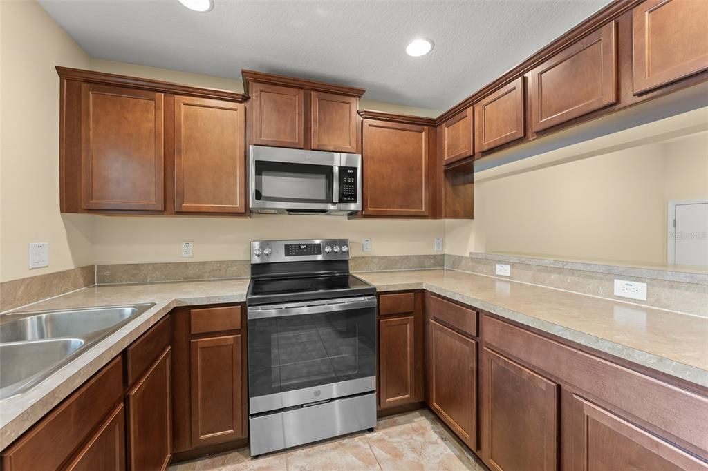 Activo con contrato: $239,900 (2 camas, 2 baños, 1564 Pies cuadrados)