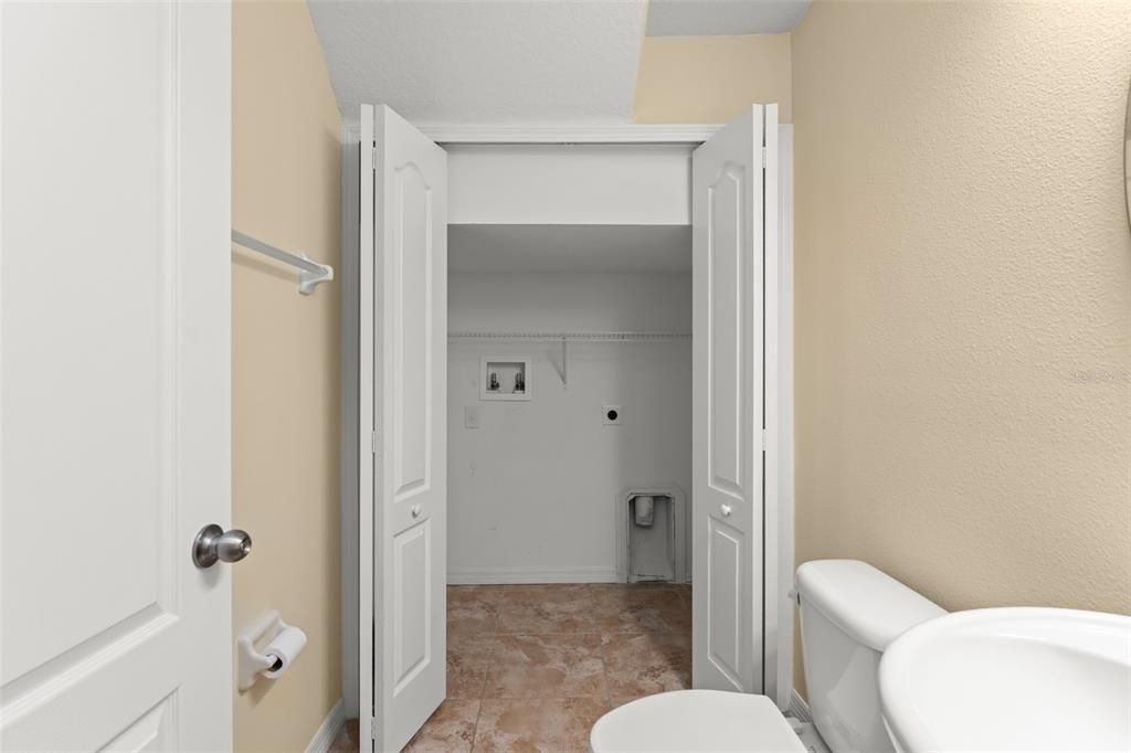 Activo con contrato: $239,900 (2 camas, 2 baños, 1564 Pies cuadrados)