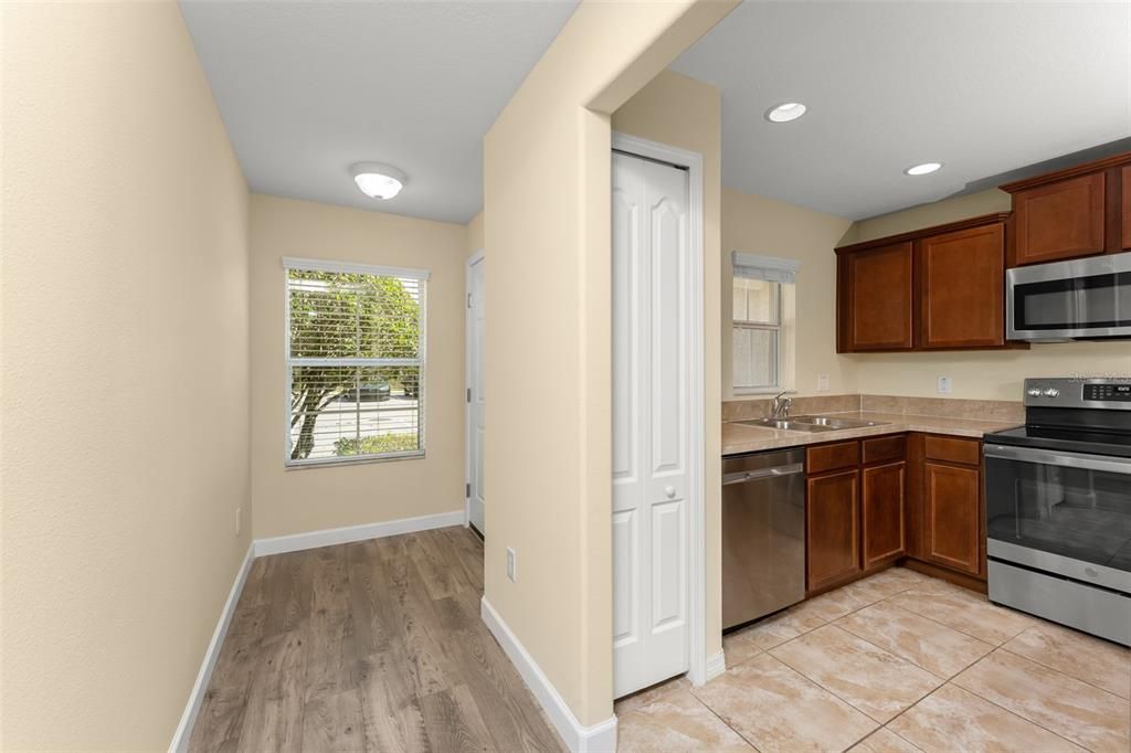 Activo con contrato: $239,900 (2 camas, 2 baños, 1564 Pies cuadrados)