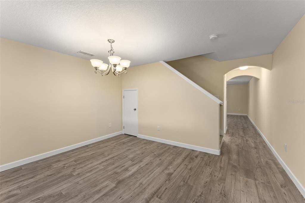 Activo con contrato: $239,900 (2 camas, 2 baños, 1564 Pies cuadrados)