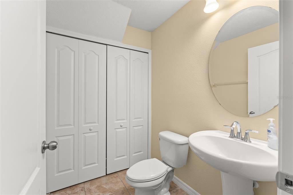 Activo con contrato: $239,900 (2 camas, 2 baños, 1564 Pies cuadrados)