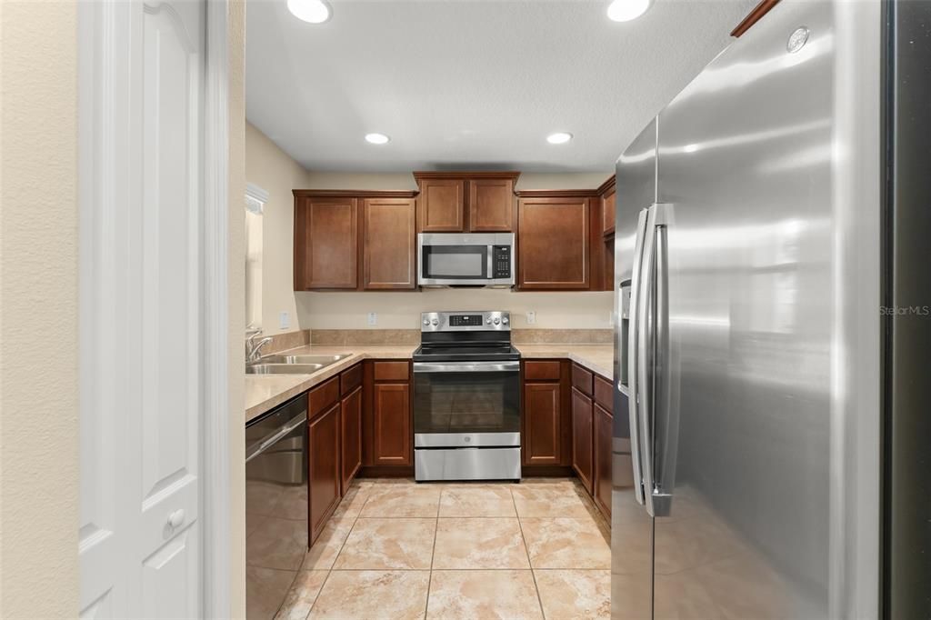 Activo con contrato: $239,900 (2 camas, 2 baños, 1564 Pies cuadrados)