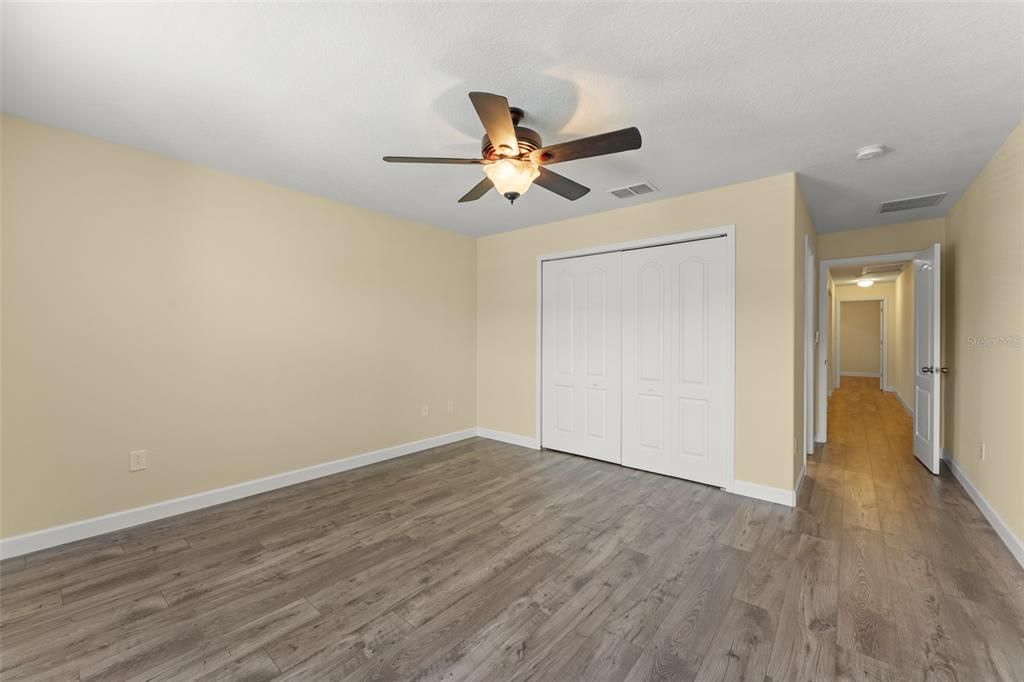 Activo con contrato: $239,900 (2 camas, 2 baños, 1564 Pies cuadrados)