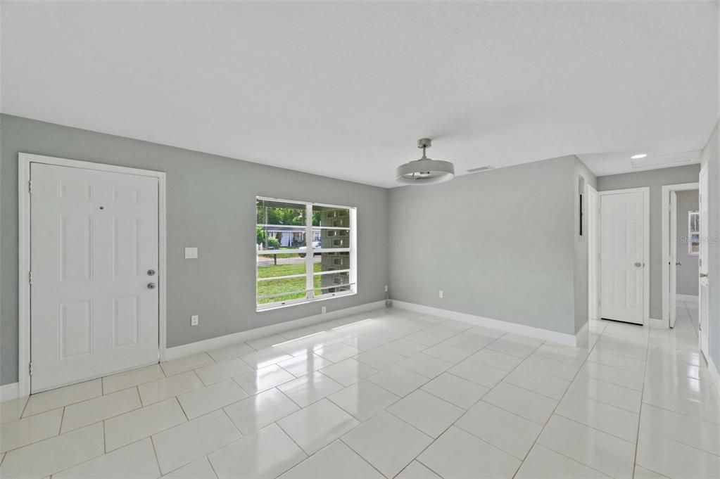 Activo con contrato: $315,000 (3 camas, 2 baños, 1296 Pies cuadrados)