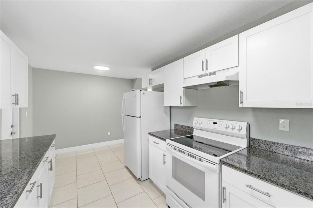 Activo con contrato: $315,000 (3 camas, 2 baños, 1296 Pies cuadrados)
