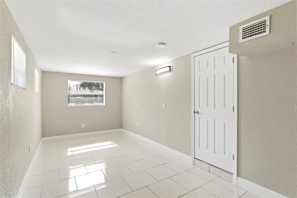 Activo con contrato: $315,000 (3 camas, 2 baños, 1296 Pies cuadrados)