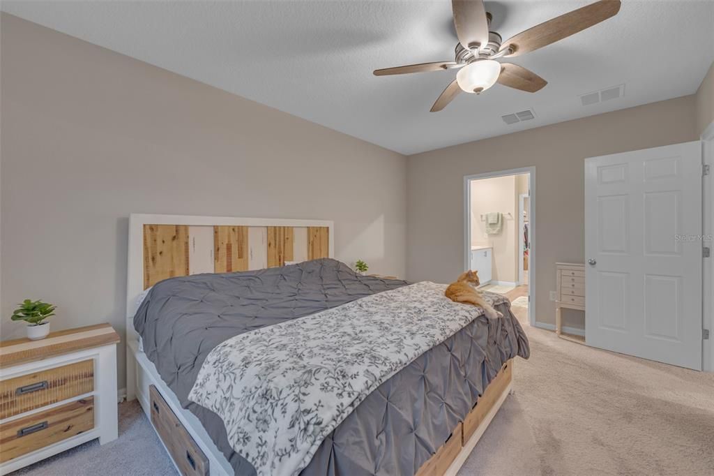 For Rent: $4,500 (7 beds, 3 baths, 3818 Square Feet)