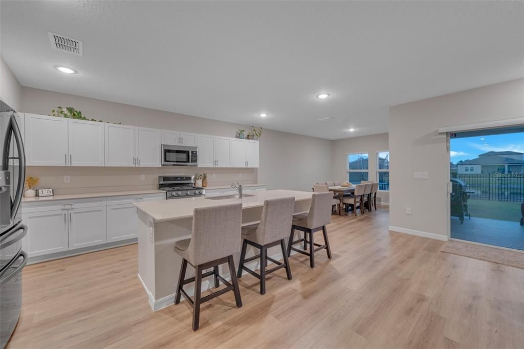 For Rent: $4,500 (7 beds, 3 baths, 3818 Square Feet)