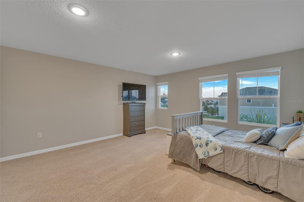 For Rent: $4,500 (7 beds, 3 baths, 3818 Square Feet)