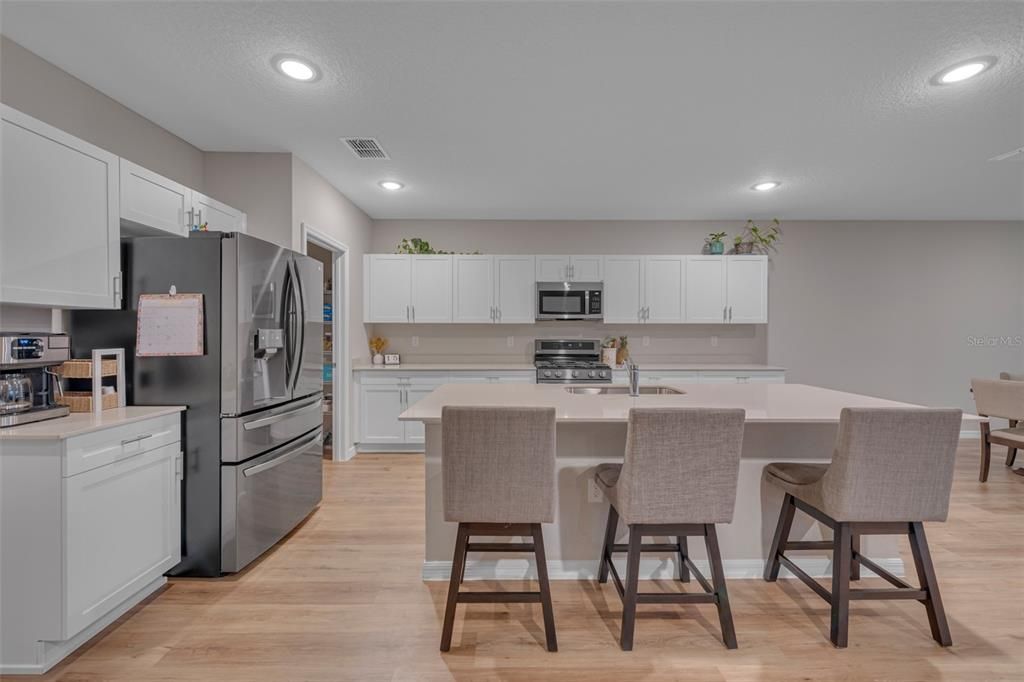 For Rent: $4,500 (7 beds, 3 baths, 3818 Square Feet)