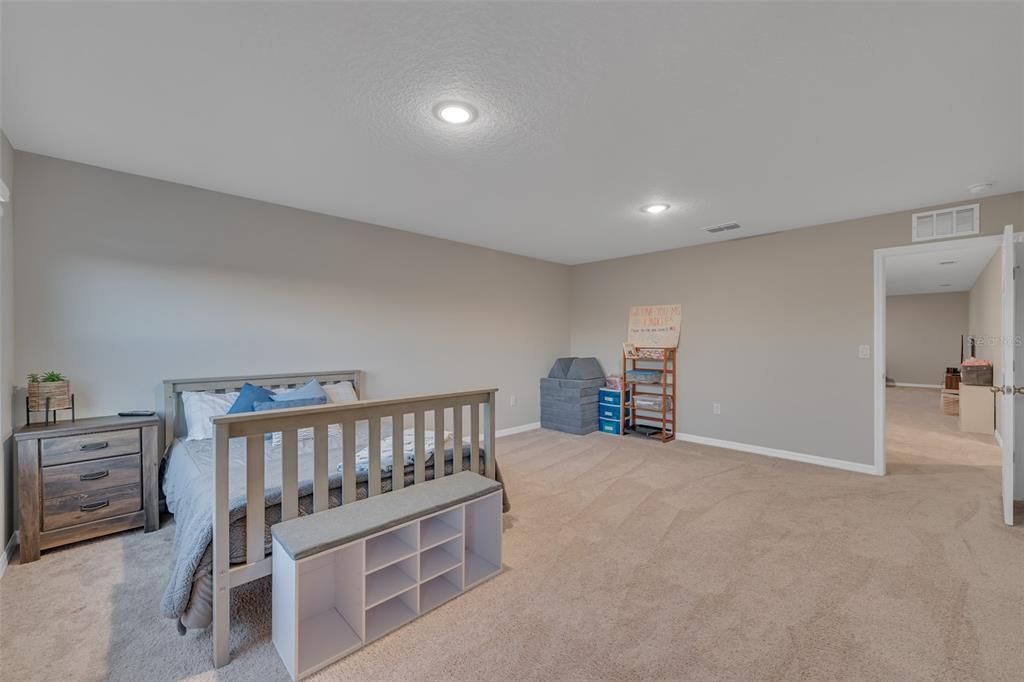 For Rent: $4,500 (7 beds, 3 baths, 3818 Square Feet)