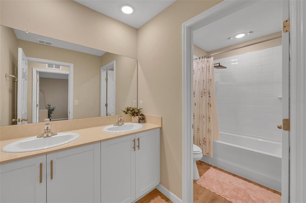 For Rent: $4,500 (7 beds, 3 baths, 3818 Square Feet)