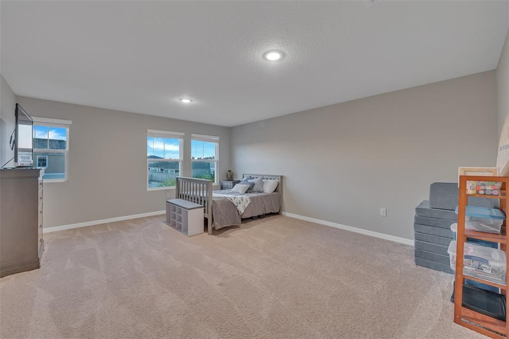 For Rent: $4,500 (7 beds, 3 baths, 3818 Square Feet)