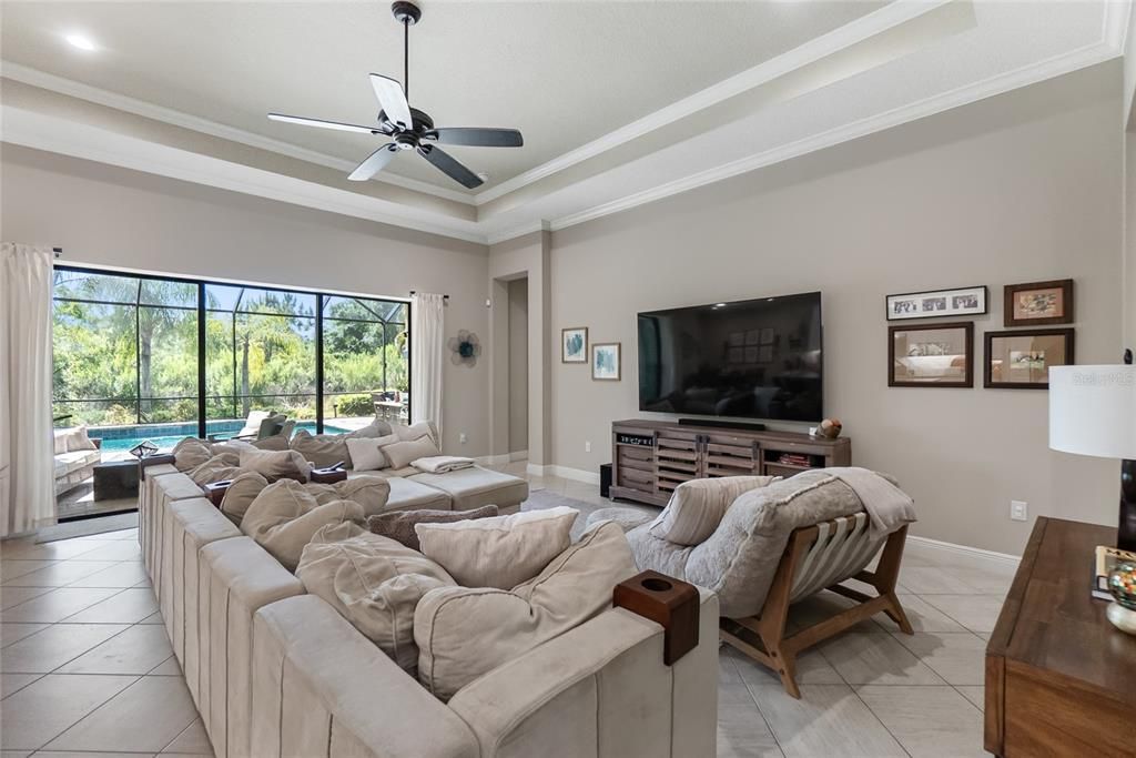 En Venta: $1,299,000 (4 camas, 3 baños, 2754 Pies cuadrados)