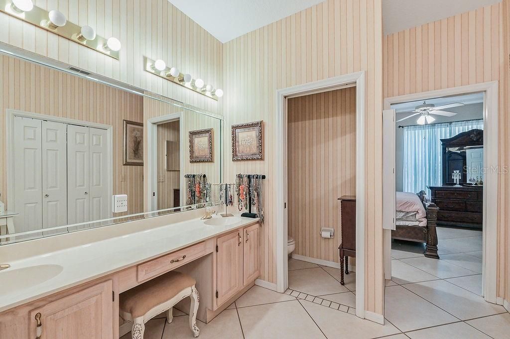 На продажу: $332,500 (3 спален, 3 ванн, 2132 Квадратных фут)