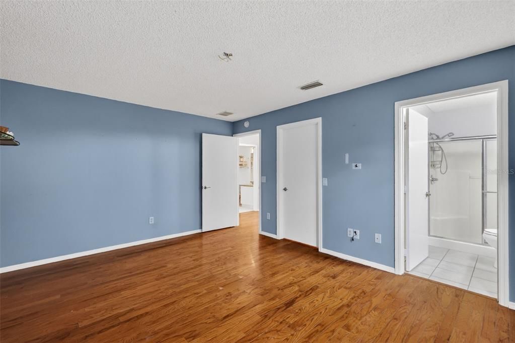 For Sale: $229,000 (2 beds, 2 baths, 1163 Square Feet)