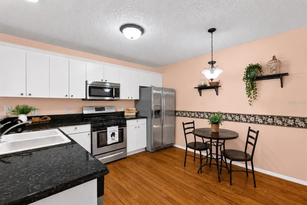 For Sale: $229,000 (2 beds, 2 baths, 1163 Square Feet)