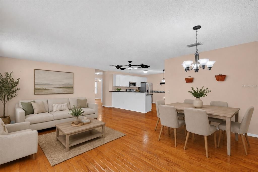 For Sale: $229,000 (2 beds, 2 baths, 1163 Square Feet)