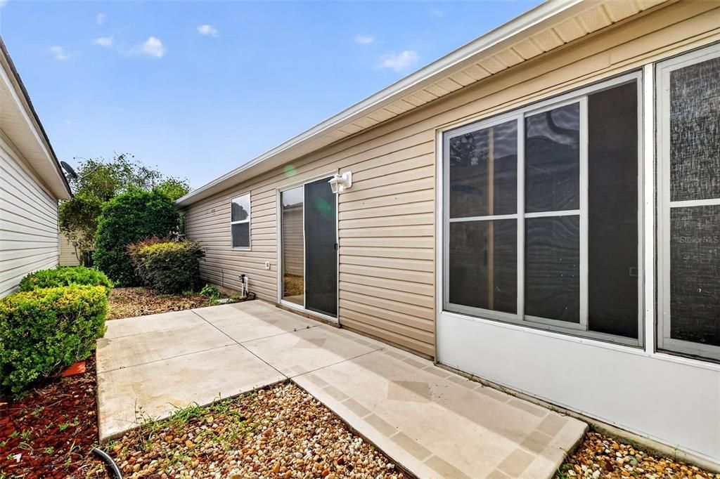 For Sale: $229,000 (2 beds, 2 baths, 1163 Square Feet)