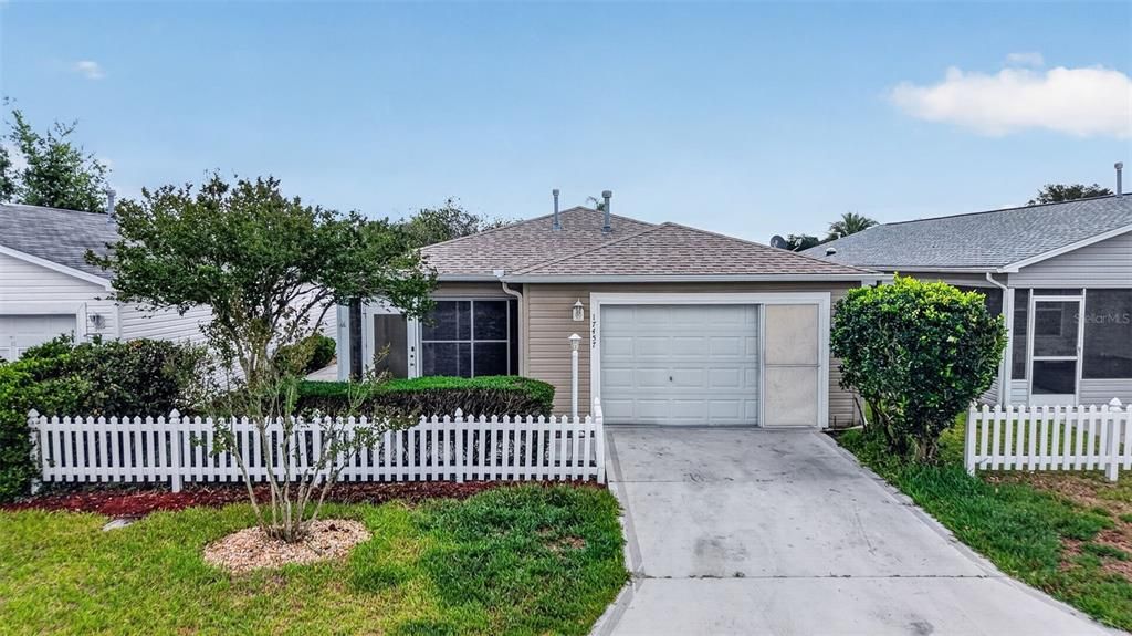 For Sale: $229,000 (2 beds, 2 baths, 1163 Square Feet)