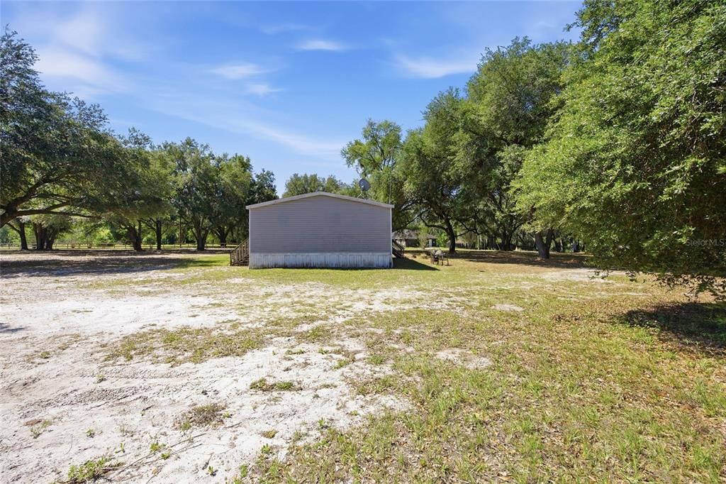 For Sale: $399,000 (3 beds, 2 baths, 1061 Square Feet)