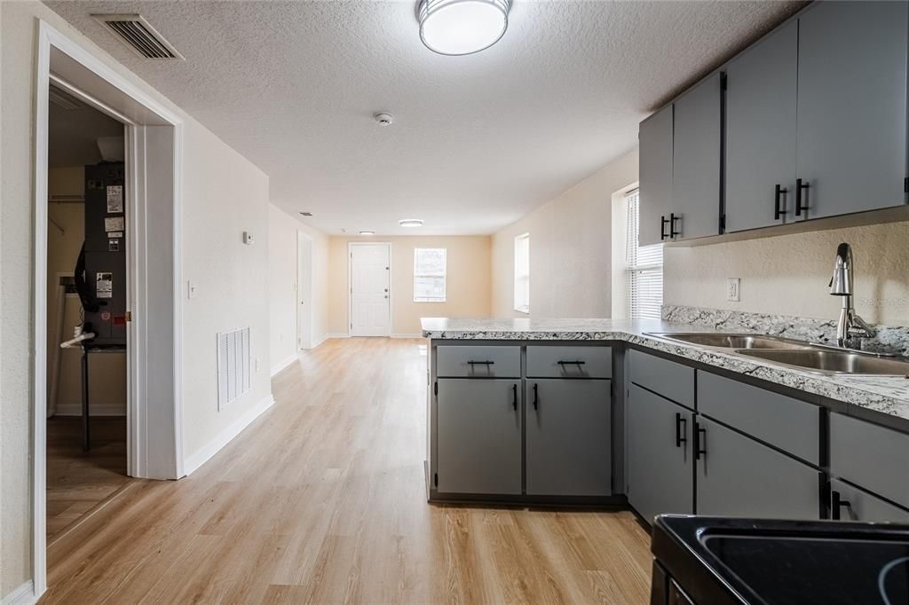 На продажу: $190,000 (2 спален, 2 ванн, 938 Квадратных фут)