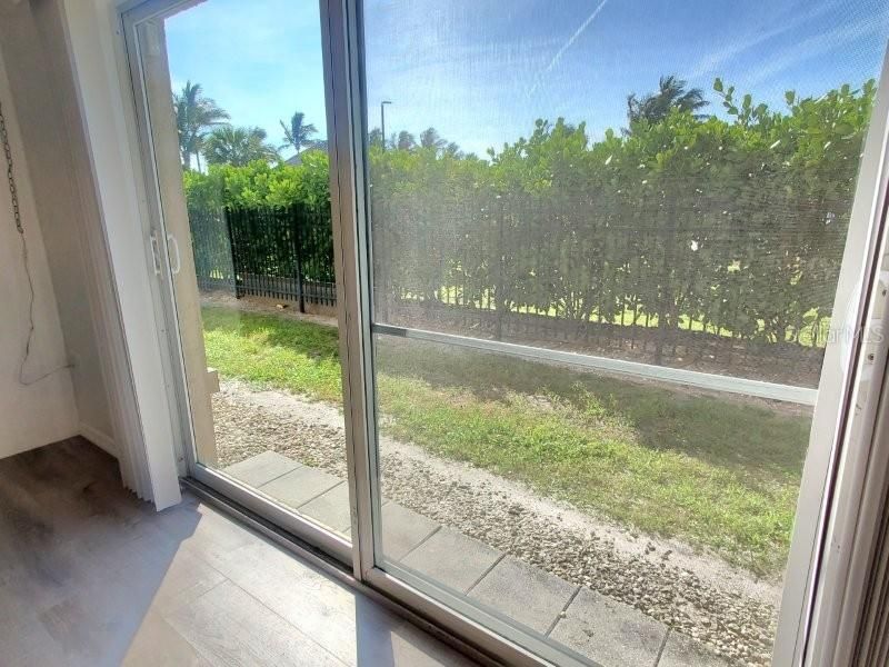 For Rent: $1,300 (1 beds, 1 baths, 675 Square Feet)