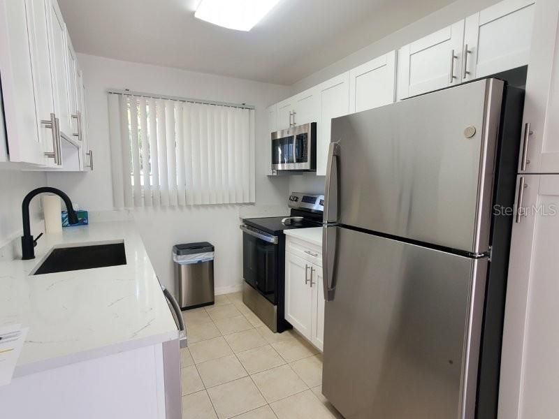 For Rent: $1,300 (1 beds, 1 baths, 675 Square Feet)
