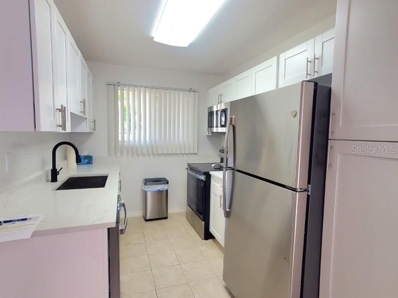 For Rent: $1,300 (1 beds, 1 baths, 675 Square Feet)