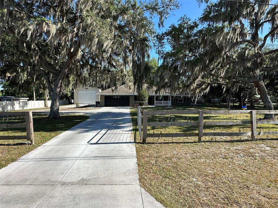 Active With Contract: $489,900 (3 beds, 2 baths, 1947 Square Feet)