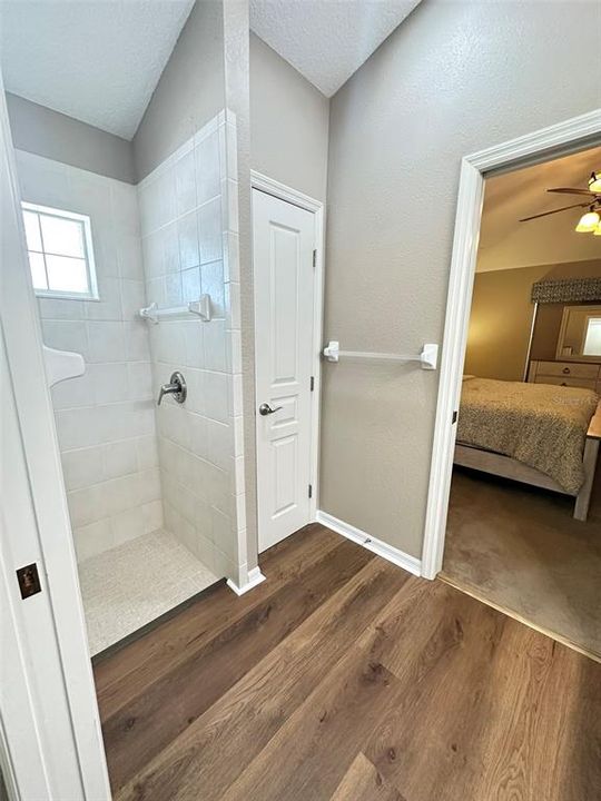 Active With Contract: $489,900 (3 beds, 2 baths, 1947 Square Feet)
