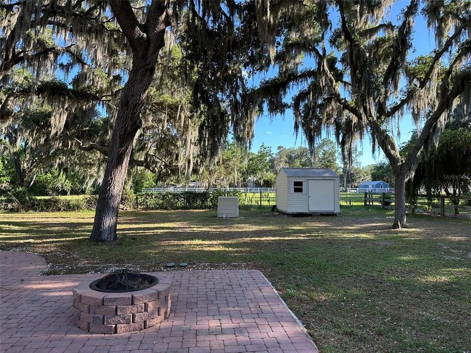 Active With Contract: $489,900 (3 beds, 2 baths, 1947 Square Feet)