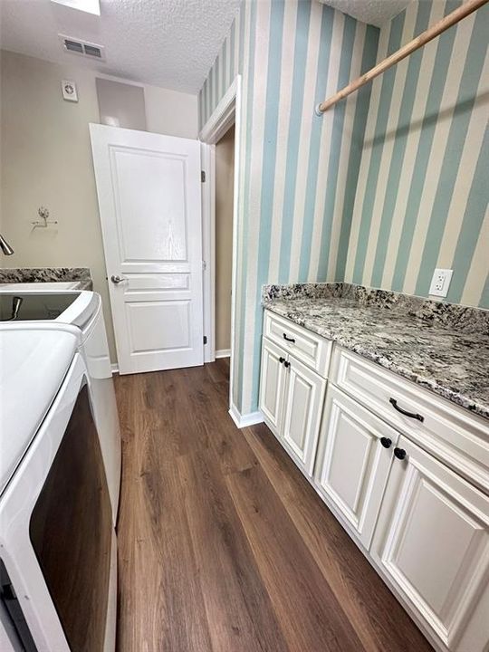 Active With Contract: $489,900 (3 beds, 2 baths, 1947 Square Feet)