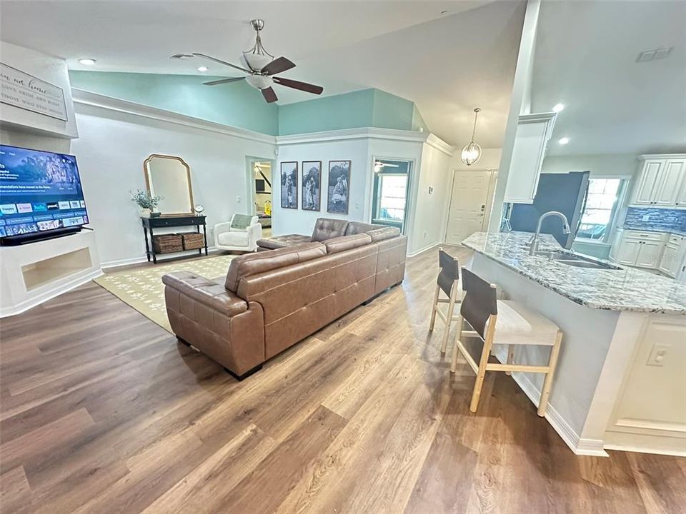 Active With Contract: $489,900 (3 beds, 2 baths, 1947 Square Feet)