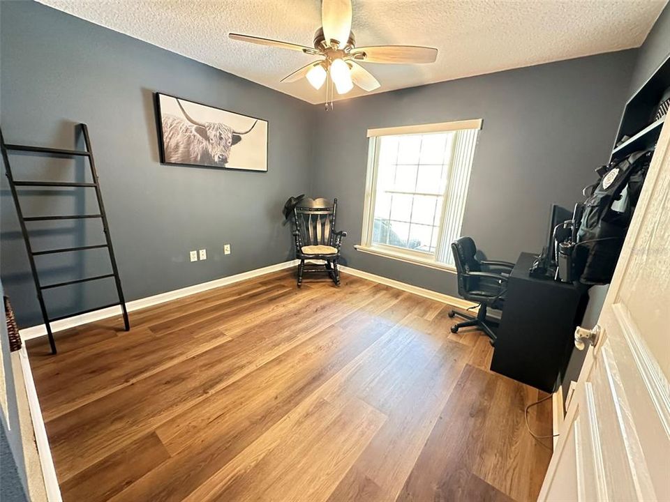 Active With Contract: $489,900 (3 beds, 2 baths, 1947 Square Feet)