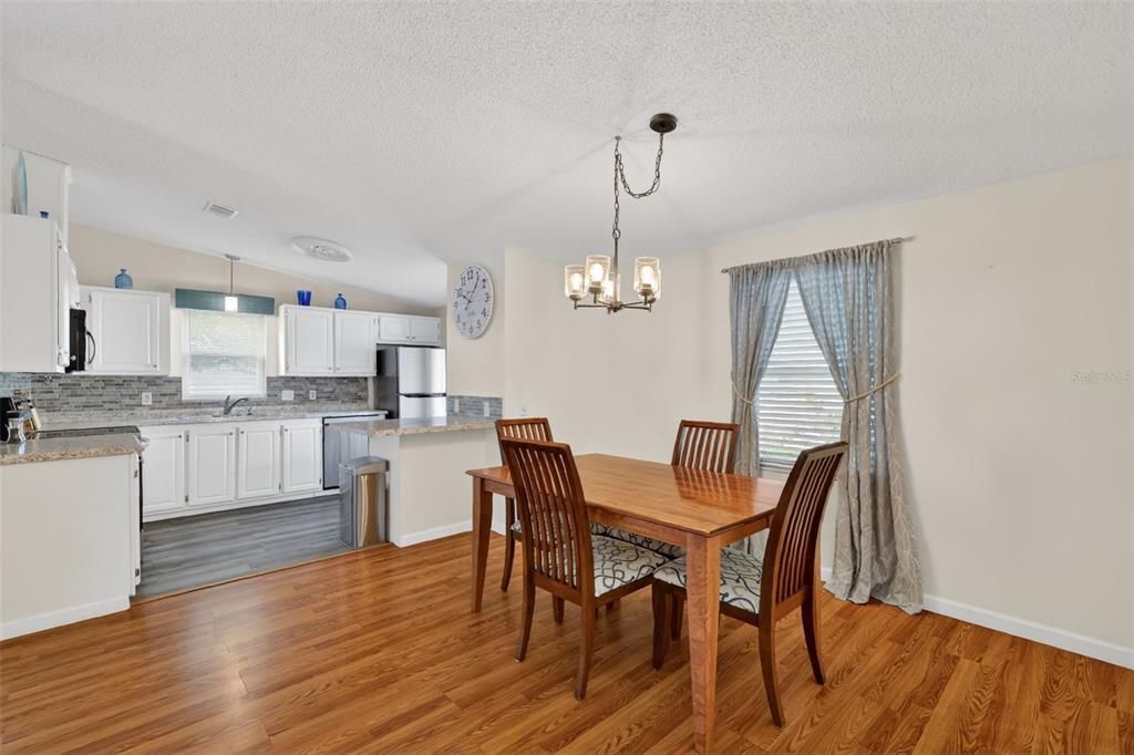 En Venta: $249,000 (2 camas, 2 baños, 1144 Pies cuadrados)