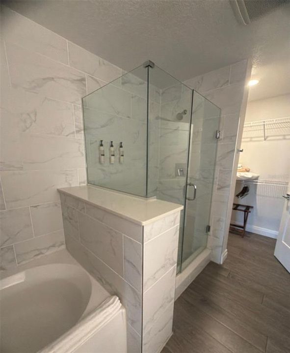 For Sale: $270,000 (3 beds, 2 baths, 1396 Square Feet)
