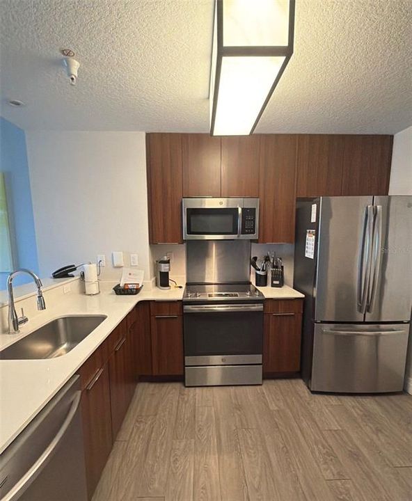 For Sale: $270,000 (3 beds, 2 baths, 1396 Square Feet)