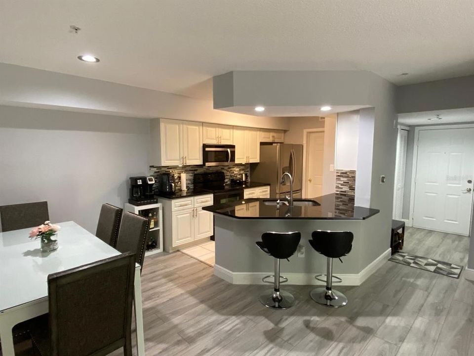 В аренду: $1,975 (2 спален, 2 ванн, 1013 Квадратных фут)