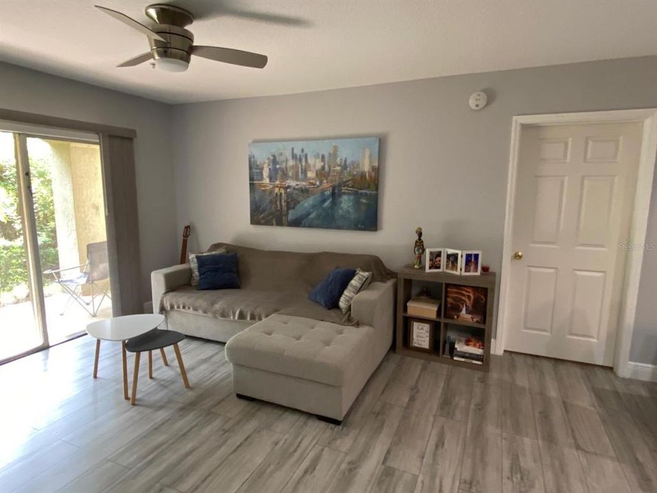В аренду: $1,975 (2 спален, 2 ванн, 1013 Квадратных фут)