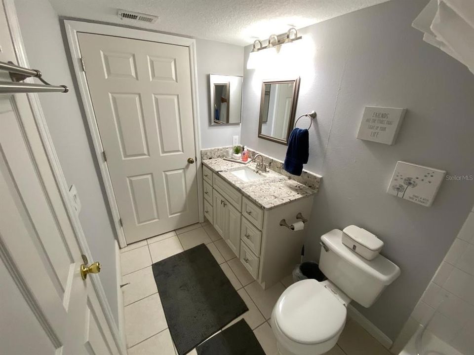 В аренду: $1,975 (2 спален, 2 ванн, 1013 Квадратных фут)