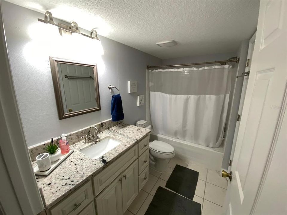 В аренду: $1,975 (2 спален, 2 ванн, 1013 Квадратных фут)